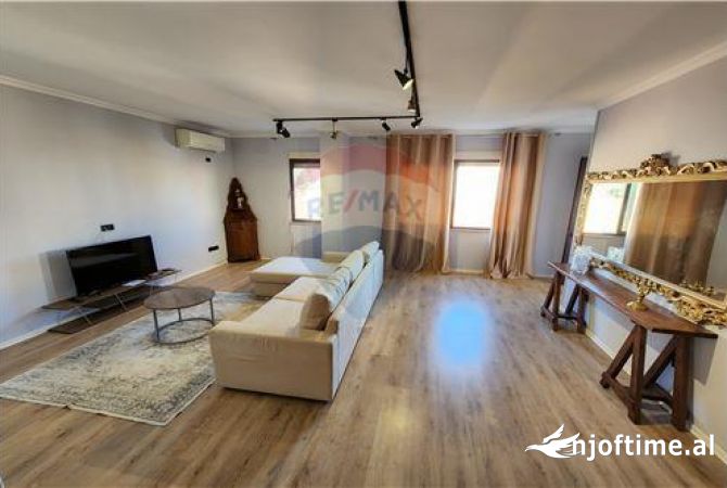 Shtepi me qera 2+1 ne Tirane - 800 Euro