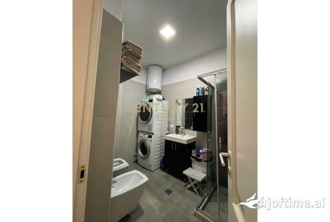 Shtepi me qera Apartament ne Tirane, 1+1, Mobilimi E mobiluar, Pagesa 800  Euro.