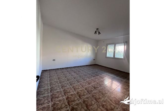 Shtepi ne shitje 1+1 ne Tirane - 67,000 Euro
