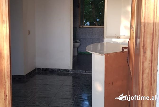 Shtepi me qera Shtepi Private ne Tirane, 1+1, Mobilimi Pjeserisht e mobiluar, Pagesa 29,000  Leke.