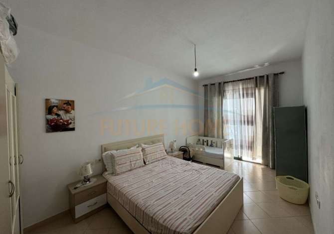 Shtepi ne shitje Apartament ne Tirane, 2+1, Mobilimi E mobiluar, Pagesa 125,000  Euro.