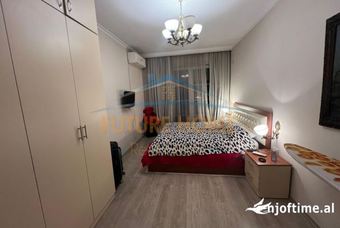 Shtepi ne shitje Apartament ne Tirane, 2+1, Mobilimi E mobiluar, Pagesa 155,000  Euro.
