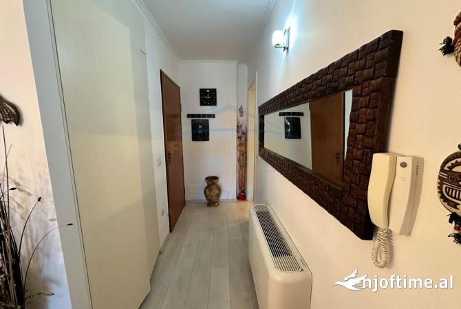 Shtepi ne shitje Apartament ne Tirane, 2+1, Mobilimi E mobiluar, Pagesa 220,000  Euro.