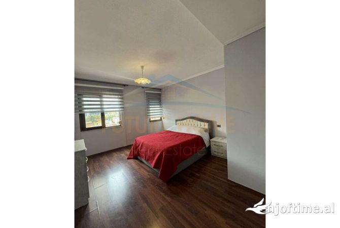 Shtepi me qera Apartament ne Tirane, 2+1, Mobilimi E mobiluar, Pagesa 800  Euro.