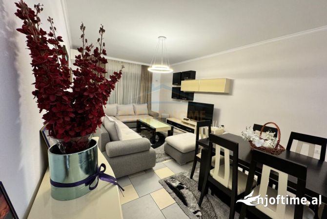 Shtepi me qera Apartament ne Tirane, 3+1, Mobilimi E mobiluar, Pagesa 850  Euro.