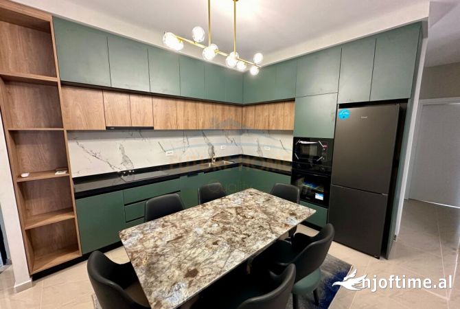 Shtepi me qera 2+1 ne Tirane - 1,000 Euro