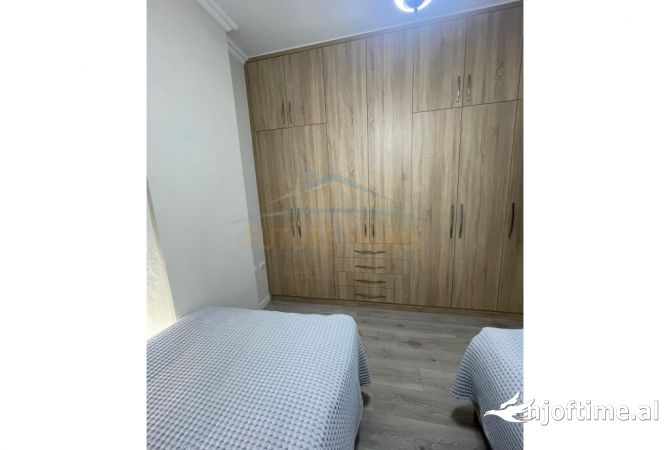 Shtepi ne shitje Apartament ne Tirane, 2+1, Mobilimi E mobiluar, Pagesa 155,000  Euro.