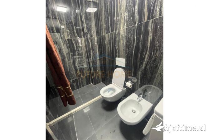 Shtepi ne shitje Apartament ne Tirane, 2+1, Mobilimi E mobiluar, Pagesa 155,000  Euro.