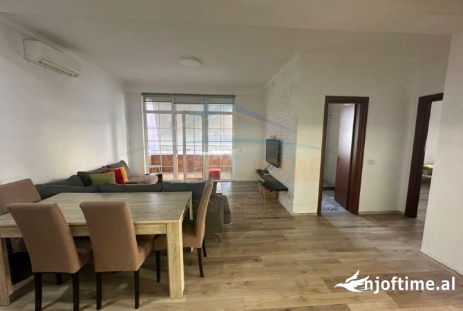 Shtepi me qera Apartament ne Tirane, 2+1, Mobilimi E mobiluar, Pagesa 400  Euro.