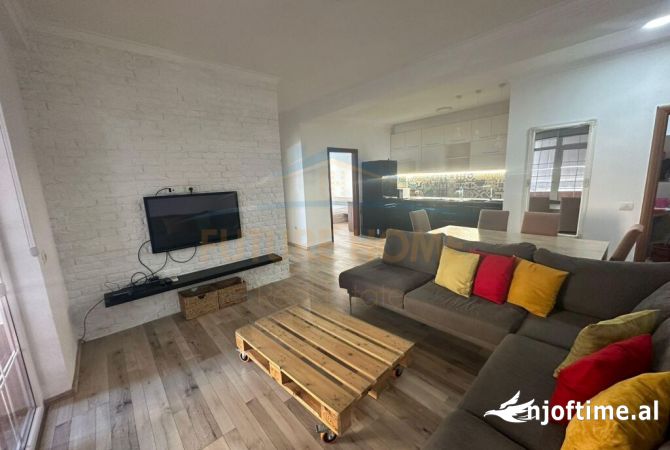 Shtepi me qera 2+1 ne Tirane - 400 Euro