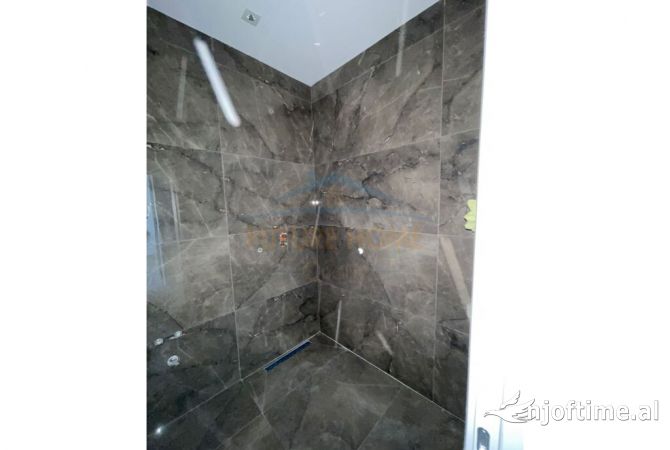 Shtepi ne shitje Apartament ne Tirane, 1+1, Mobilimi Bosh, pa mobiluar, Pagesa 110,000  Euro.