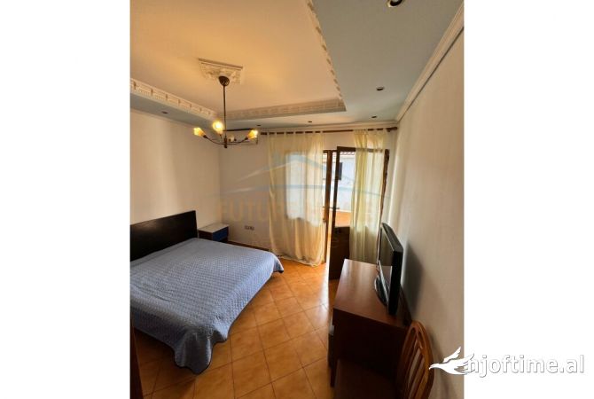 Shtepi me qera Apartament ne Tirane, 3+1, Mobilimi E mobiluar, Pagesa 500  Euro.