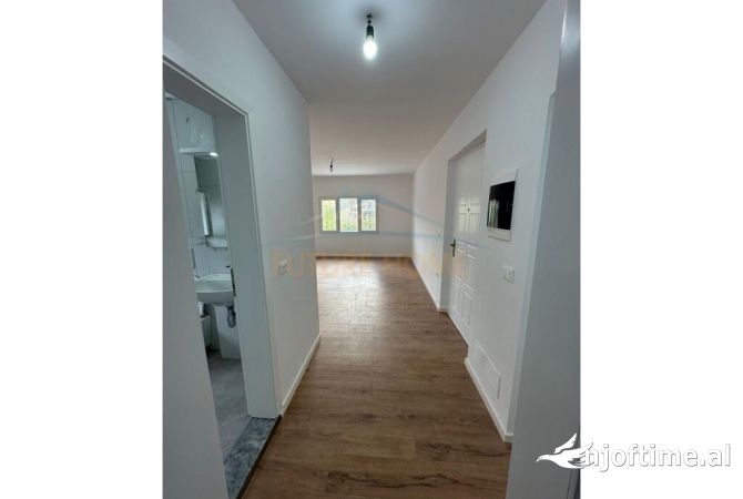 Shtepi ne shitje 1+1 ne Tirane - 75,000 Euro