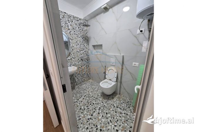 Shtepi ne shitje Apartament ne Tirane, 2+1, Mobilimi Bosh, pa mobiluar, Pagesa 120,000  Euro.