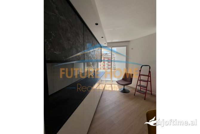 Shtepi ne shitje Apartament ne Tirane, Garsoniere, Mobilimi E mobiluar, Pagesa 82,000  Euro.