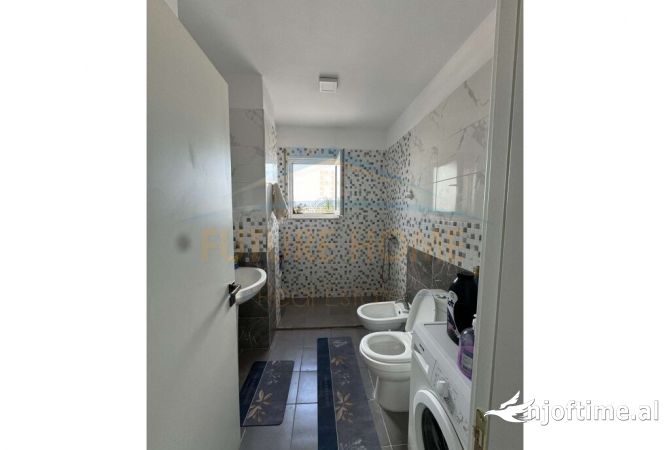 Shtepi ne shitje Apartament ne Tirane, 2+1, Mobilimi E mobiluar, Pagesa 155,000  Euro.