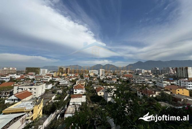 Shtepi ne shitje Apartament ne Tirane, 2+1, Mobilimi E mobiluar, Pagesa 155,000  Euro.