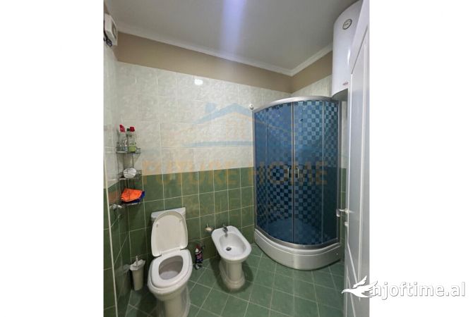 Shtepi ne shitje Apartament ne Tirane, 2+1, Mobilimi Bosh, pa mobiluar, Pagesa 98,000  Euro.