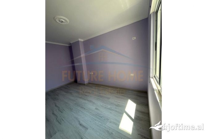 Shtepi ne shitje Apartament ne Tirane, 2+1, Mobilimi Bosh, pa mobiluar, Pagesa 98,000  Euro.