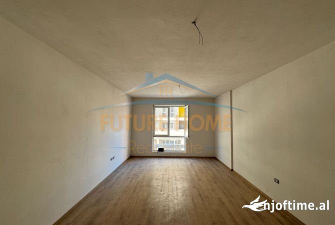 Shtepi ne shitje Apartament ne Tirane, 2+1, Mobilimi Bosh, pa mobiluar, Pagesa 103,000  Euro.