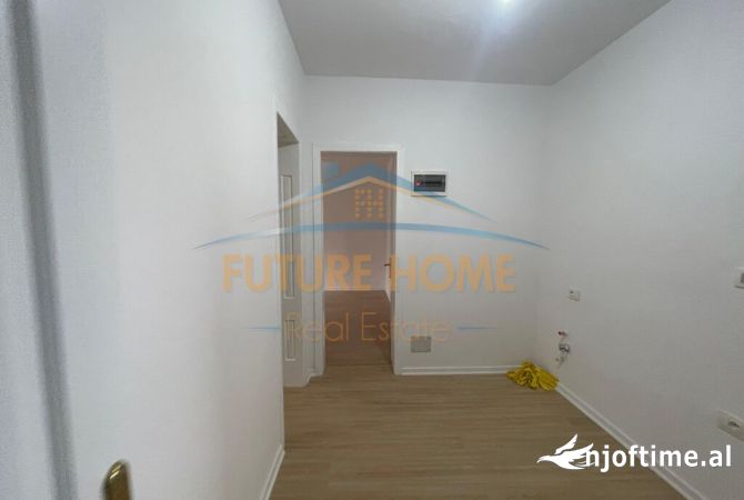 Shtepi ne shitje Apartament ne Tirane, 2+1, Mobilimi Bosh, pa mobiluar, Pagesa 87,000  Euro.