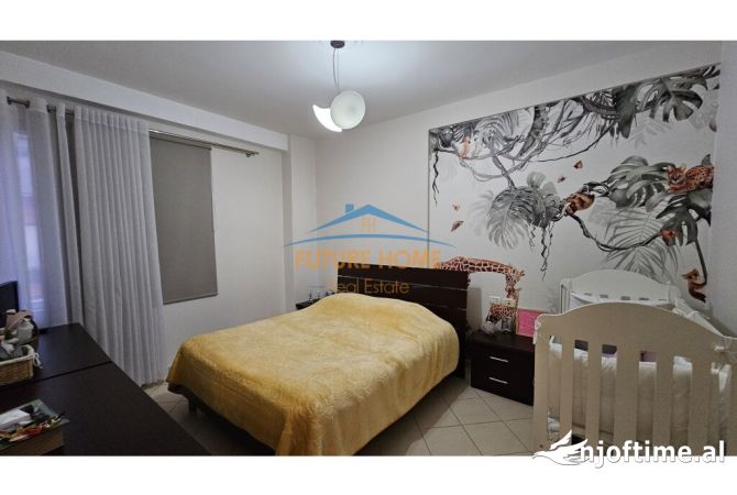 Shtepi ne shitje Apartament ne Tirane, 3+1, Mobilimi E mobiluar, Pagesa 140,000  Euro.