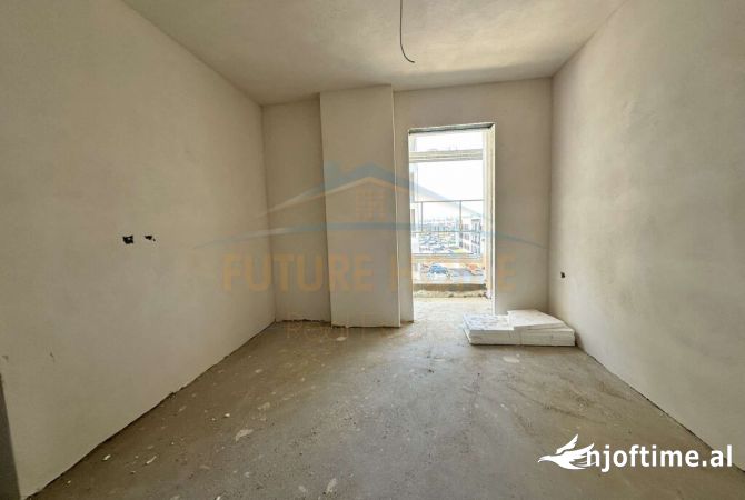 Shtepi ne shitje Apartament ne Tirane, 2+1, Mobilimi Bosh, pa mobiluar, Pagesa 114,000  Euro.