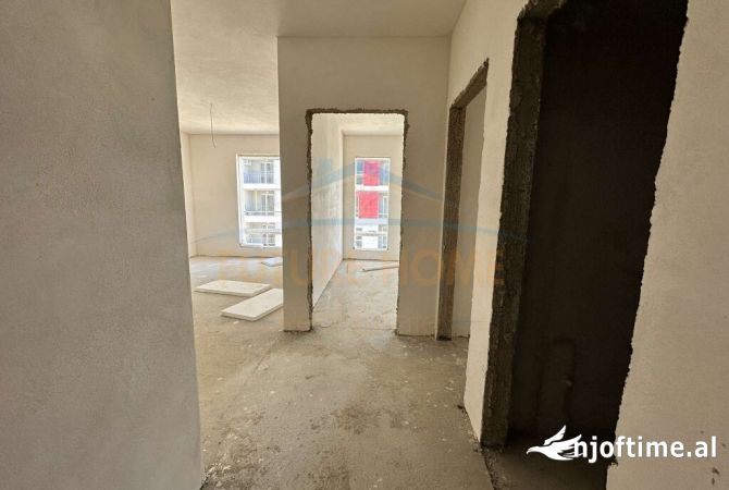 Shtepi ne shitje Apartament ne Tirane, 2+1, Mobilimi Bosh, pa mobiluar, Pagesa 114,000  Euro.