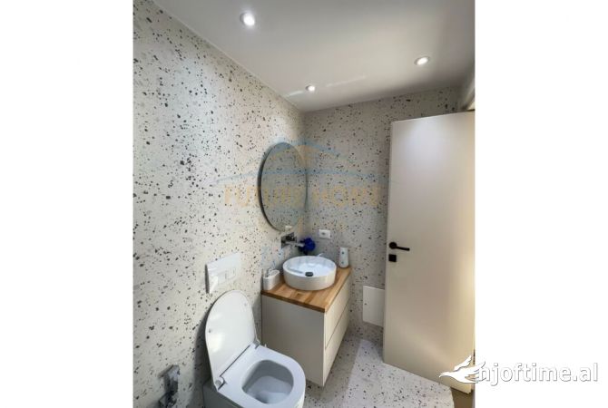 Shtepi ne shitje Apartament ne Tirane, 1+1, Mobilimi E mobiluar, Pagesa 105,000  Euro.