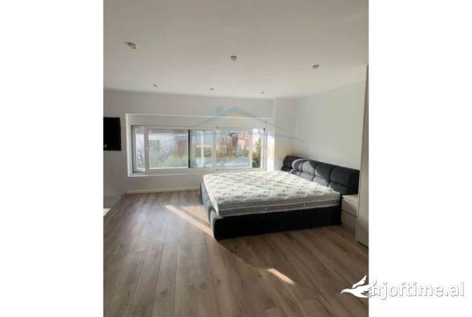 Shtepi ne shitje Apartament ne Tirane, 1+1, Mobilimi E mobiluar, Pagesa 105,000  Euro.