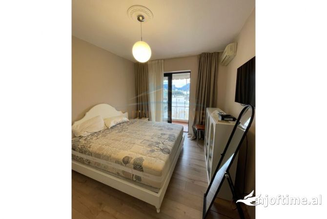 Shtepi ne shitje Apartament ne Tirane, 2+1, Mobilimi E mobiluar, Pagesa 290,000  Euro.