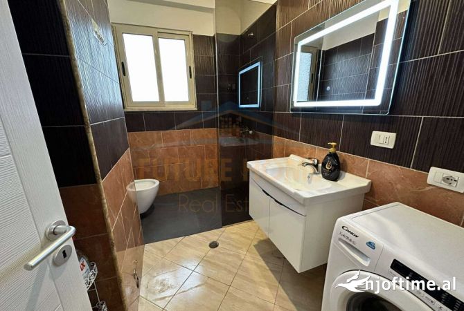 Shtepi ne shitje Apartament ne Tirane, 2+1, Mobilimi E mobiluar, Pagesa 162,000  Euro.