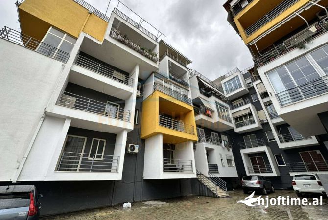 Shtepi ne shitje Apartament ne Tirane, 2+1, Mobilimi E mobiluar, Pagesa 162,000  Euro.