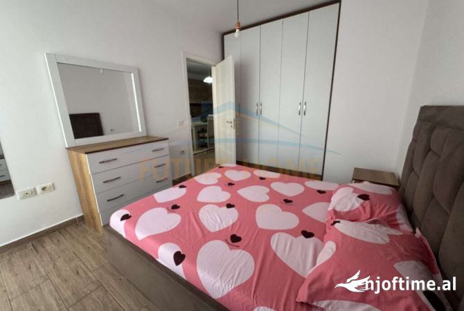 Shtepi me qera Apartament ne Tirane, 1+1, Mobilimi E mobiluar, Pagesa 420  Euro.