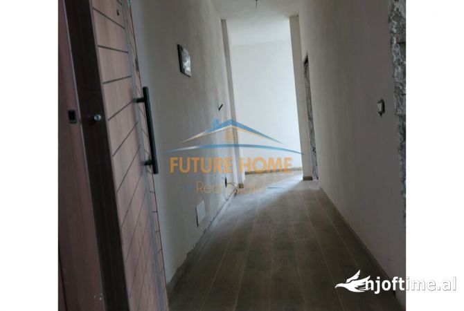 Shtepi ne shitje Apartament ne Tirane, 2+1, Mobilimi Bosh, pa mobiluar, Pagesa 156,000  Euro.