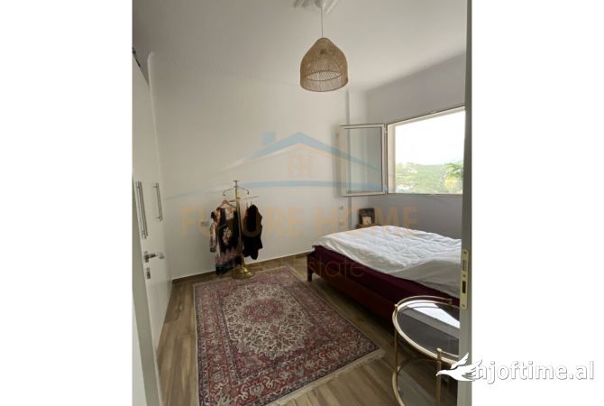 Shtepi ne shitje Apartament ne Tirane, 2+1, Mobilimi E mobiluar, Pagesa 110,000  Euro.
