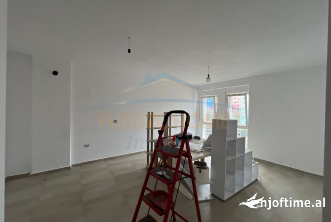 Shtepi ne shitje Apartament ne Tirane, 1+1, Mobilimi Bosh, pa mobiluar, Pagesa 95,200  Euro.
