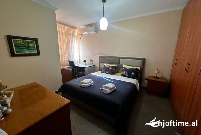 Shtepi me qera Apartament ne Tirane, 2+1, Mobilimi E mobiluar, Pagesa 750  Euro.