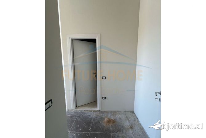 Shtepi ne shitje Apartament ne Tirane, 2+1, Mobilimi Bosh, pa mobiluar, Pagesa 132,500  Euro.