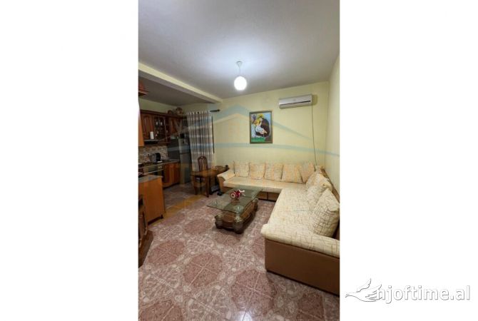 Shtepi me qera 2+1 ne Tirane - 425 Euro