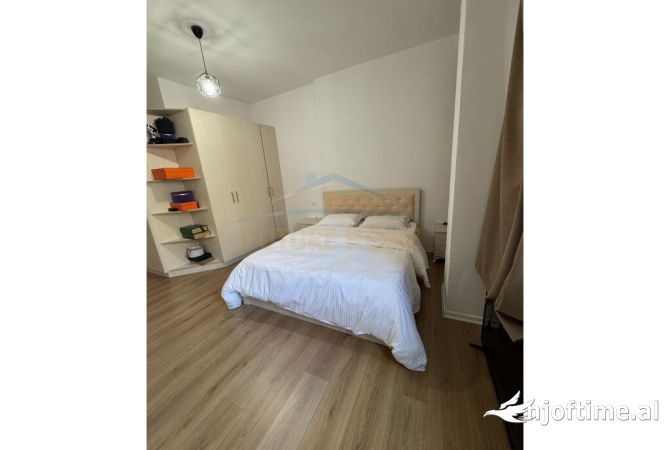 Shtepi ne shitje Apartament ne Tirane, 2+1, Mobilimi E mobiluar, Pagesa 210,000  Euro.