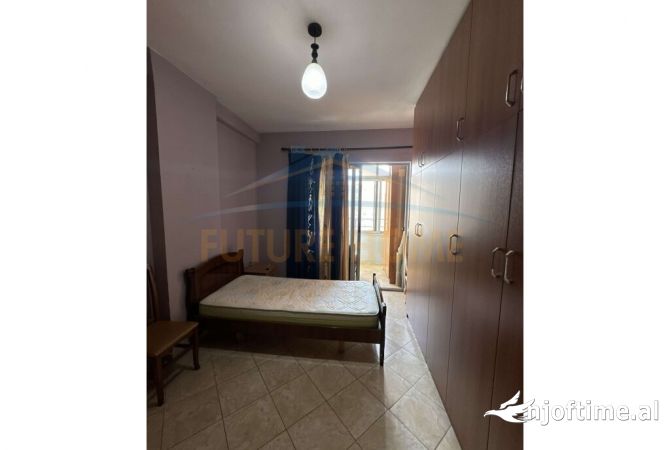 Shtepi me qera Apartament ne Tirane, 2+1, Mobilimi E mobiluar, Pagesa 450  Euro.