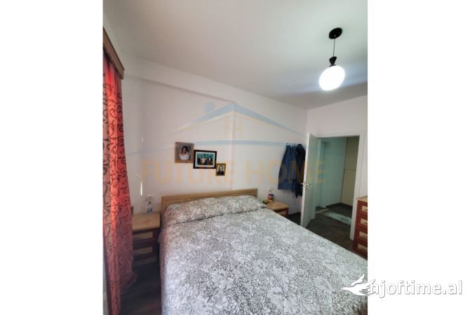 Shtepi ne shitje Apartament ne Tirane, 2+1, Mobilimi E mobiluar, Pagesa 130,000  Euro.