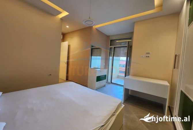 Shtepi me qera Apartament ne Tirane, 2+1, Mobilimi E mobiluar, Pagesa 800  Euro.