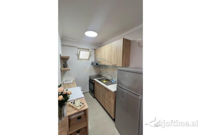 Shtepi me qera Apartament ne Tirane, 1+1, Mobilimi E mobiluar, Pagesa 450  Euro.