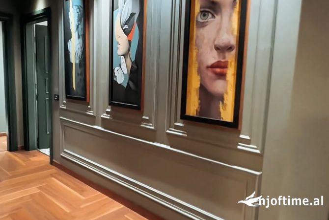 Shtepi ne shitje Apartament ne Tirane, 3+1, Mobilimi E mobiluar, Pagesa 1,050,000  Euro.