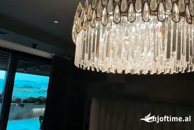 Shtepi ne shitje Apartament ne Tirane, 3+1, Mobilimi E mobiluar, Pagesa 1,050,000  Euro.