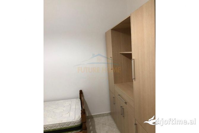 Shtepi ne shitje Apartament ne Tirane, 2+1, Mobilimi E mobiluar, Pagesa 154,000  Euro.