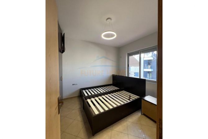 Shtepi ne shitje Apartament ne Tirane, 2+1, Mobilimi Pjeserisht e mobiluar, Pagesa 165,000  Euro.