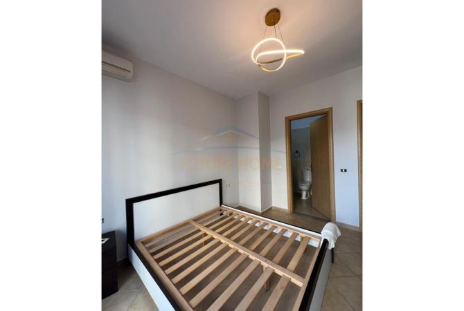 Shtepi ne shitje Apartament ne Tirane, 2+1, Mobilimi Pjeserisht e mobiluar, Pagesa 165,000  Euro.